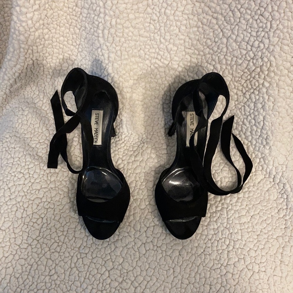 Size 5 black heels Steve Madden Witty